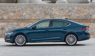 Автомобили лифтбеки в Новосибирске